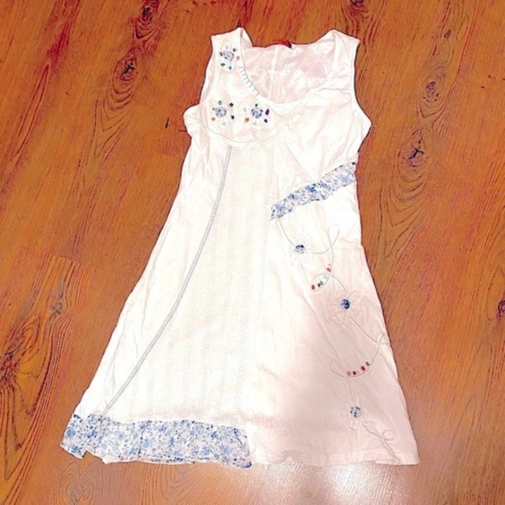 🌷FREE WITH BUNDLE🌷Asymmetrical Embroidered White Dress, Lace &amp; Sheer Ruffl